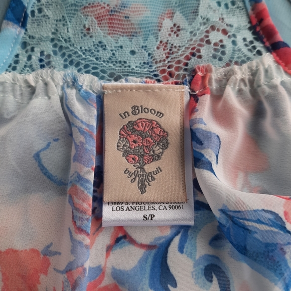 In Bloom Sheer Mesh Dress with Lace Detail Size Small White/Blue Flower Print - Picture 4 of 5